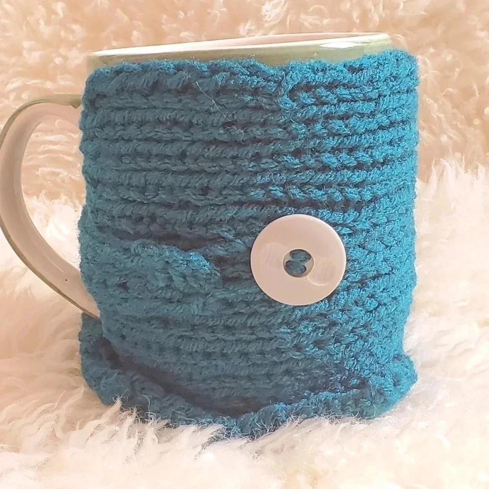 Hand knit mug warmer and mug rug​​